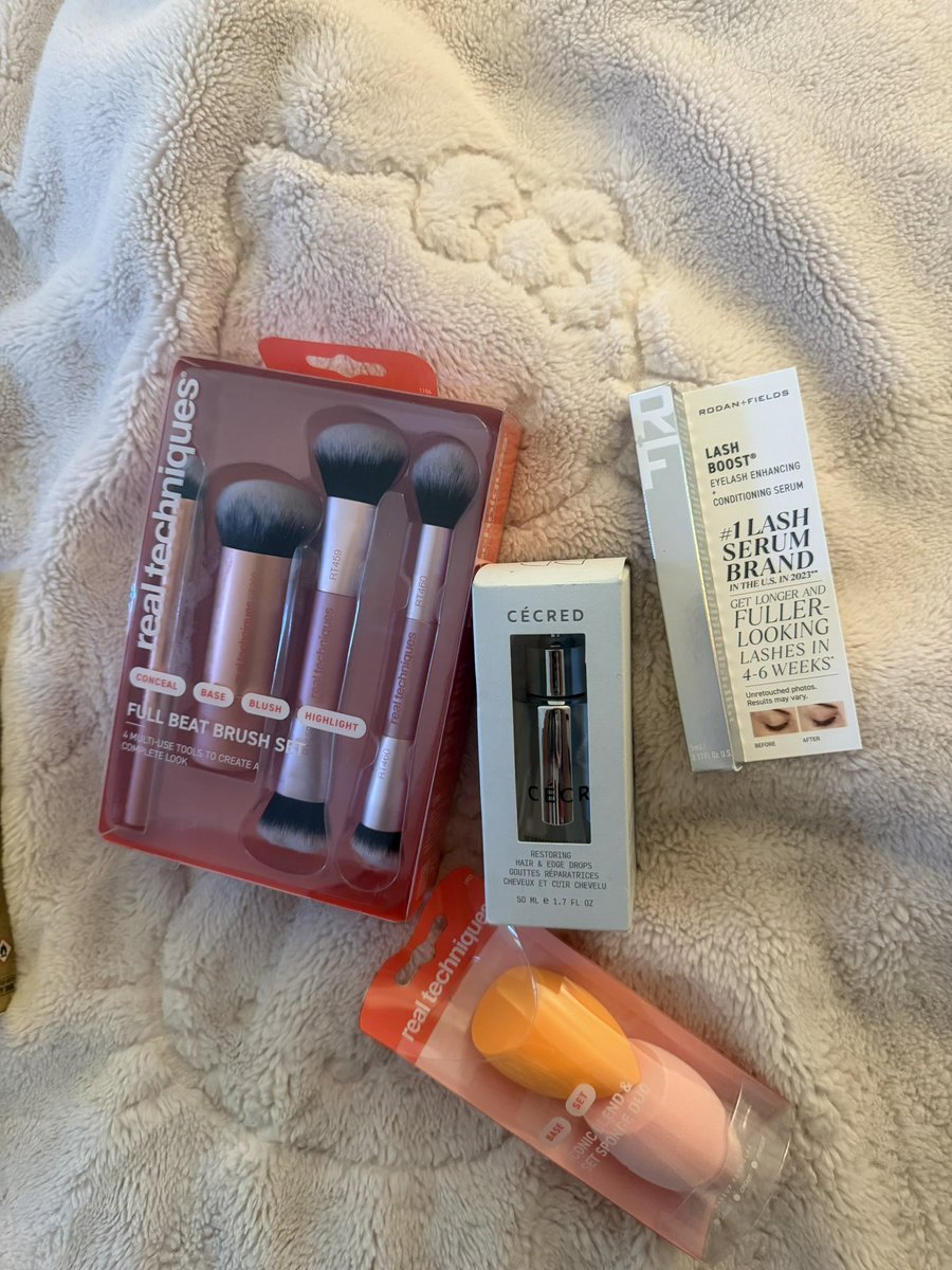 barevanillababy's tweet photo. sephora and ulta haul  ⭐️ https://t.co/6CBlr226Jr