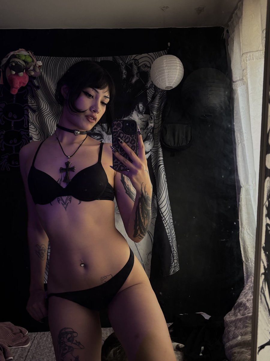 ur_broken_dolly's tweet photo. OF free just for today, send a message if you want the full video 😈

https://t.co/21PBwbrwX3 https://t.co/rE2oQTI3Yo