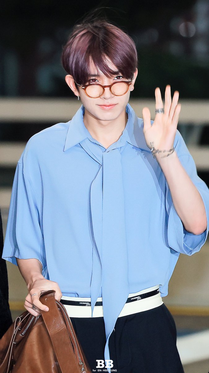 yearlyevan's tweet photo. heeseung at the airport 3 years ago today(4th October 2023) https://t.co/plvHG1s6nJ