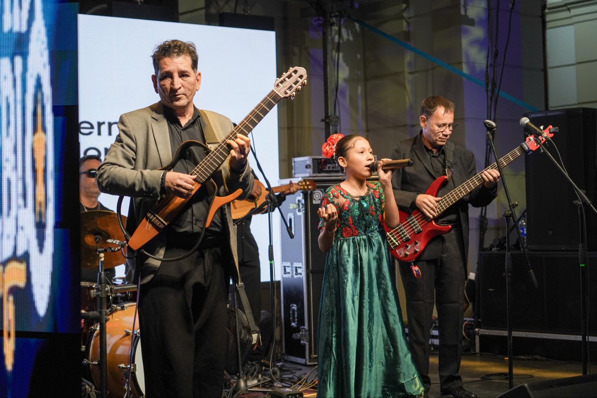 GoberNorte's tweet photo. Villa del Rosario celebró su historia al ritmo de #SerenataMiPueblo 🎶

En el marco de las fiestas patronales de la Iglesia Nuestra Señora del Rosario, llegamos con Serenata a Mi Pueblo. Una celebración que acompañó la apertura de la Puerta Santa del Año Jubilar, concedida por el papa León con ocasión de los 100 años de construcción del templo.

Un siglo de historia, devoción y encuentro que hoy celebramos con música, fe y las tradiciones que hacen parte de la identidad rosariense. 💛❤️💚