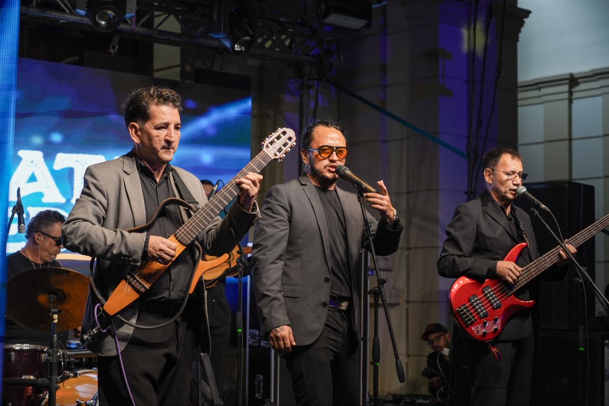 GoberNorte's tweet photo. Villa del Rosario celebró su historia al ritmo de #SerenataMiPueblo 🎶

En el marco de las fiestas patronales de la Iglesia Nuestra Señora del Rosario, llegamos con Serenata a Mi Pueblo. Una celebración que acompañó la apertura de la Puerta Santa del Año Jubilar, concedida por el papa León con ocasión de los 100 años de construcción del templo.

Un siglo de historia, devoción y encuentro que hoy celebramos con música, fe y las tradiciones que hacen parte de la identidad rosariense. 💛❤️💚