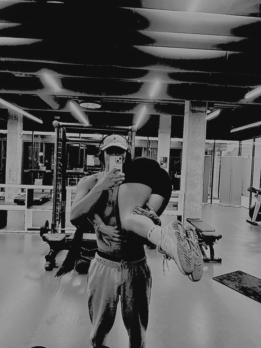 breakkemall's tweet photo. ⠀

⠀⠀⠀⠀⠀⠀⠀Just carrying around
⠀⠀@PrettyNProdigy like it’s 𝒍𝒊𝒈𝒉𝒕 𝒘𝒐𝒓𝒌.

⠀⠀⠀Next up? That Money in the Bank
⠀briefcase. I’m taking 𝒆𝒗𝒆𝒓𝒚𝒕𝒉𝒊𝒏𝒈 and no
⠀⠀⠀⠀⠀⠀⠀⠀one can stop me. 

⠀ https://t.co/flaPHjBdpn