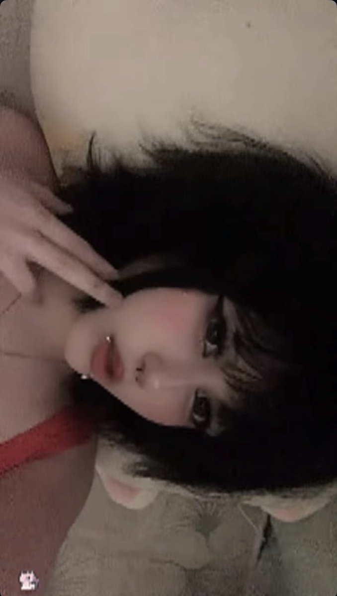 mdmayyyy's tweet photo. let me drain ur wallet >_< #nsfwtwt #selling #emo #alt #egirl #whore #latina 

selling prices on dms https://t.co/X1VWavGtCh