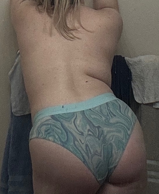 Eval0ra05's tweet photo. Sorry I got busy!!! Here’s some apology cake to make up for it~ https://t.co/s1VY5mOsr9