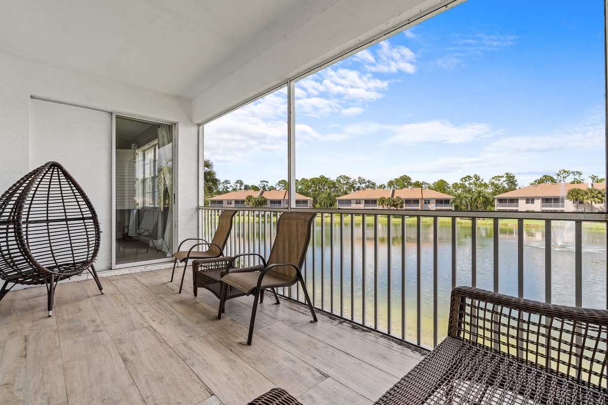 NaplesA1Realtor's tweet photo. Condo - New listing - Naples Florida. Wilshire Lakes, 3 bed/2 bath, remastered, fully furnished.  ready to move in.  Listed $469,0000 Janet Santiago|Premiere Plus Realty  Janetsellsnaples@gmail.com MLS# 226033912 https://t.co/mE31TjkHjY
