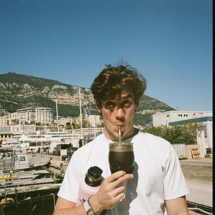 w3skerfall's tweet photo. holi, soy Jaz (22/🇦🇷) veo f1 hace bastante ya, obviamente ahora full aguante a Franco pero tmb soy rusellista y papaya.
Me verán hablando seguido de bts, 5sos, politica, etc etc, no me ignoren xfi 😔😔
#Integración43  #SiempreConEl43 #f1twt @rosasyrubes @verstapinto @tate_pimpim https://t.co/sOHMNg0gij