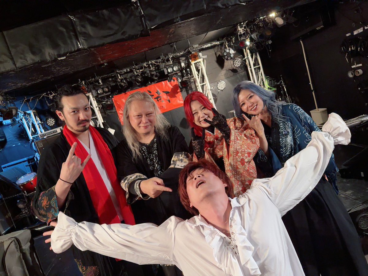 RakshasaBand's tweet photo. 昨晩はRakshasa復活後、初の音源「憂愁録 - 素戔嗚」リリース記念ライブでした！

皆さんの暖かい応援で無事公演を終え、新EPの楽曲を全て披露する事が出来ました。

次回は11/7の正式リリース日にディスクユニオンお茶の水にて行われるリリイベ！

ライブは11/2のワイサイを予定。
お楽しみに！ https://t.co/HhZYpv59ln