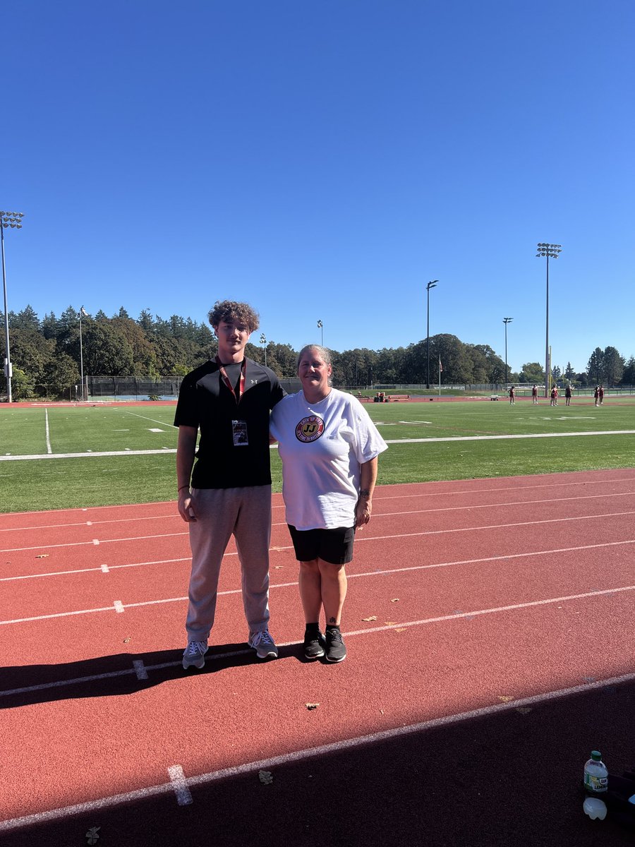AdamMenke_'s tweet photo. Grateful and big thanks to @WillametteFB for the game day opportunity. GO BEARCATS🐻🐱! 
@CentralHSFB https://t.co/ufS9g0TZhU