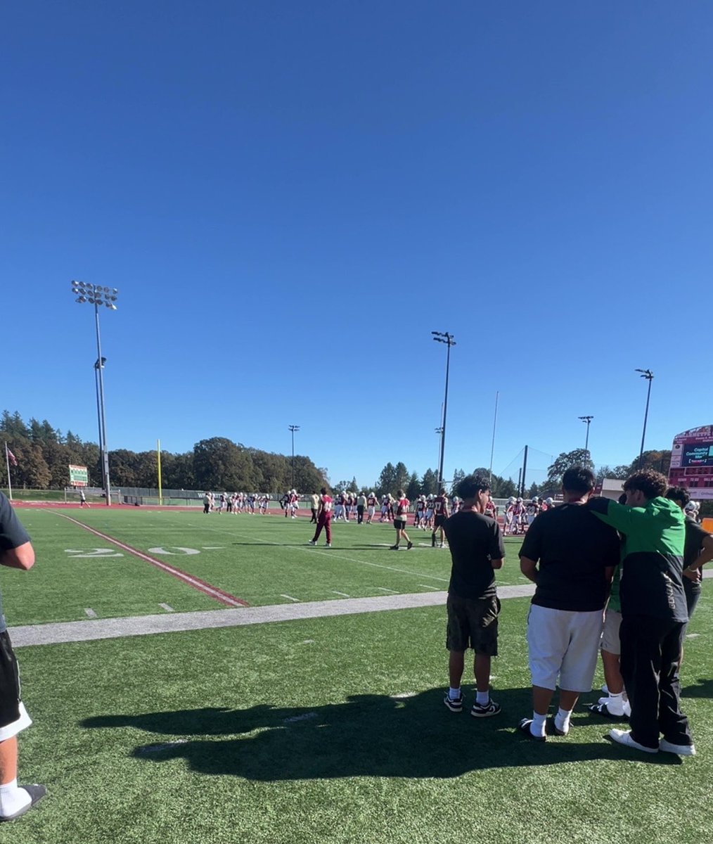 AdamMenke_'s tweet photo. Grateful and big thanks to @WillametteFB for the game day opportunity. GO BEARCATS🐻🐱! 
@CentralHSFB https://t.co/ufS9g0TZhU