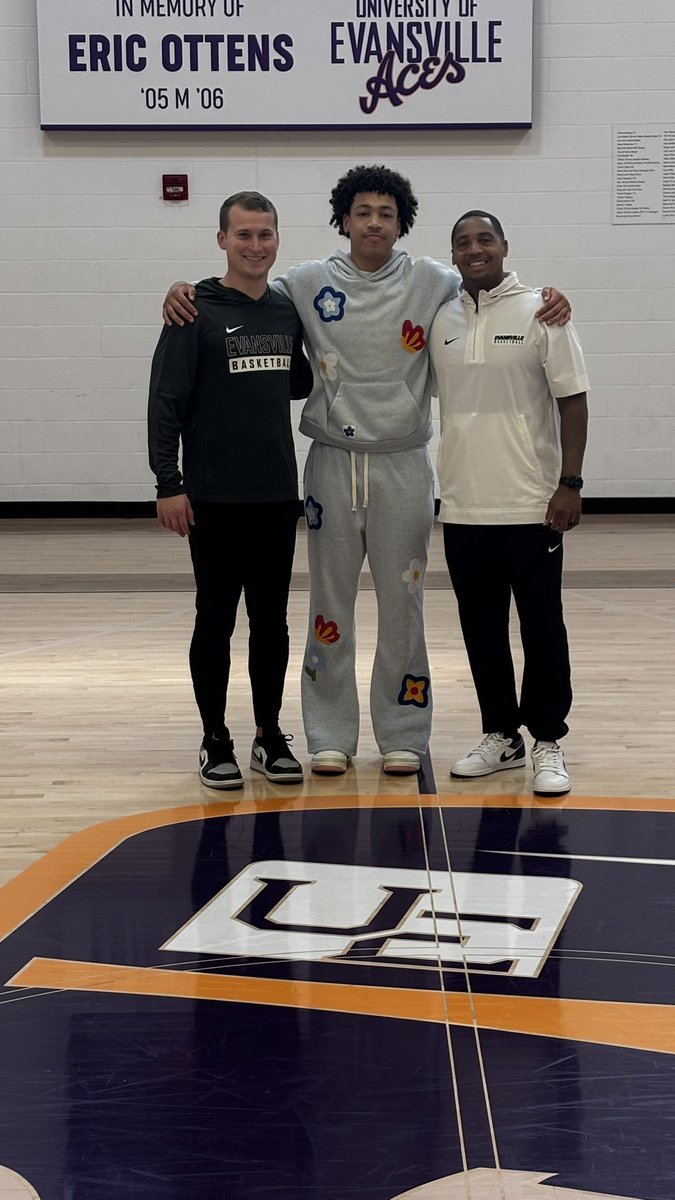 BaronClay12's tweet photo. Thank you @coachp_funk and evansville staff for having me up for practice
#unofficialvisit https://t.co/0JC4FX8QOv