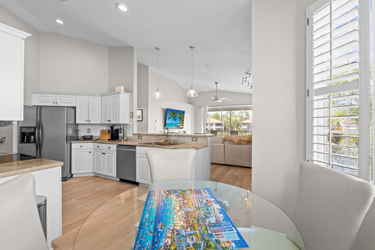 NaplesA1Realtor's tweet photo. Condo - New listing - Naples Florida. Wilshire Lakes, 3 bed/2 bath, remastered, fully furnished.  ready to move in.  Listed $469,0000 Janet Santiago|Premiere Plus Realty  Janetsellsnaples@gmail.com MLS# 226033912 https://t.co/mE31TjkHjY