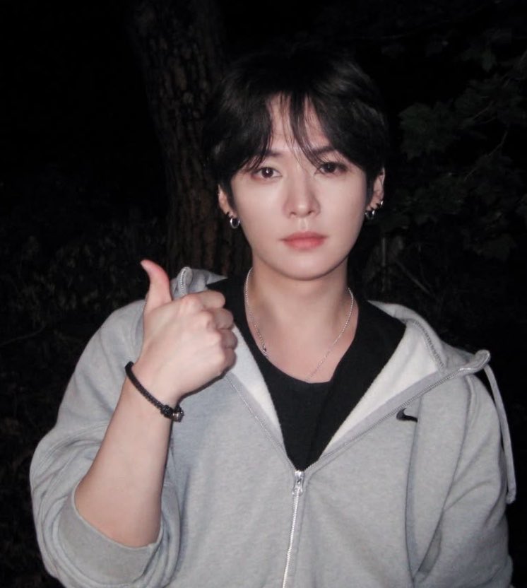 haribrownie's tweet photo. 🚨Lee Know de Stray Kids dice que no sabía que su compañero de grupo, Félix , es Australiano.

"Pensé que era gay como yo." https://t.co/QHv7lrcvLa