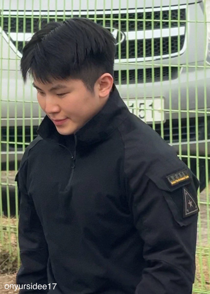onyursidee17's tweet photo. 261003 지상군 페스티벌

지훈이 퇴근길😎

#우지 #WOOZI #이지훈 #ウジ 
#세븐틴 #SEVENTEEN https://t.co/rPrJnf37df