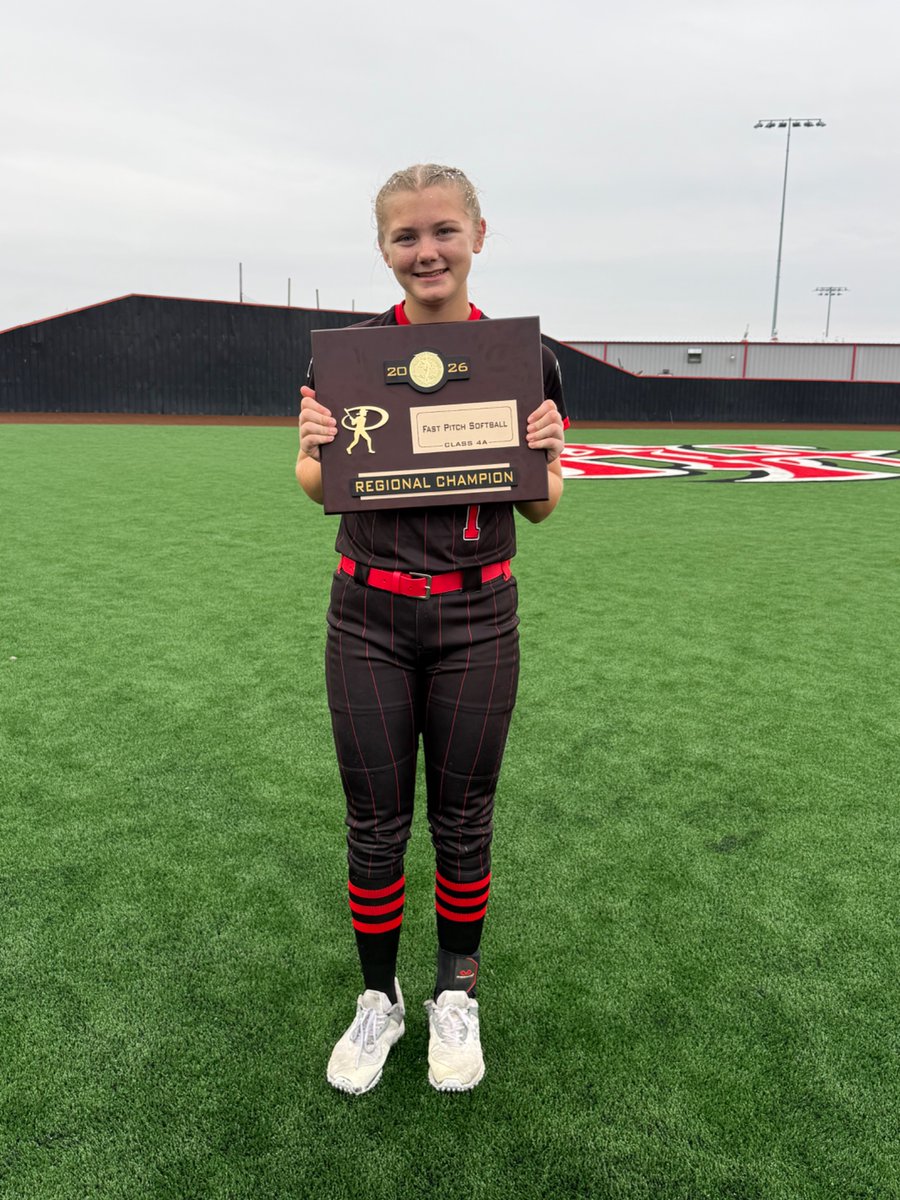 KayleeSmith2029's tweet photo. Hilldale Lady Hornets are Regional Champs! I pitched 2 of our 3 games and I am so happy I was able to help my team win! Next stop, Super Regionals 💪🏻🥎
@TulsaElite2829 @TulsaEliteSB https://t.co/nal9B6ss7i