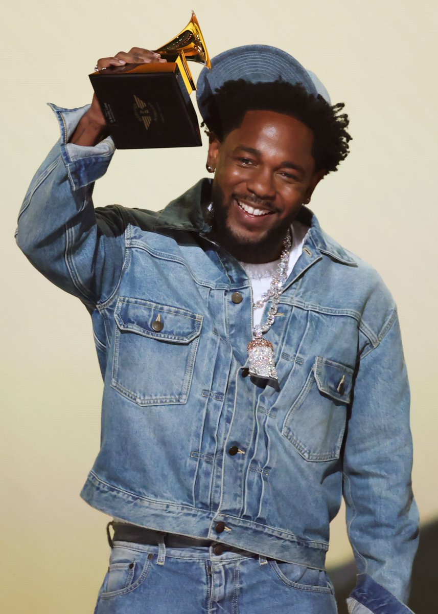 Rap's tweet photo. Kendrick Lamar is the first rapper ever to have 3 songs earn over 3 billion streams on Spotify ‼️🔥

- goosebumps 
- All the Stars
- HUMBLE. https://t.co/Kls3HNgnQK