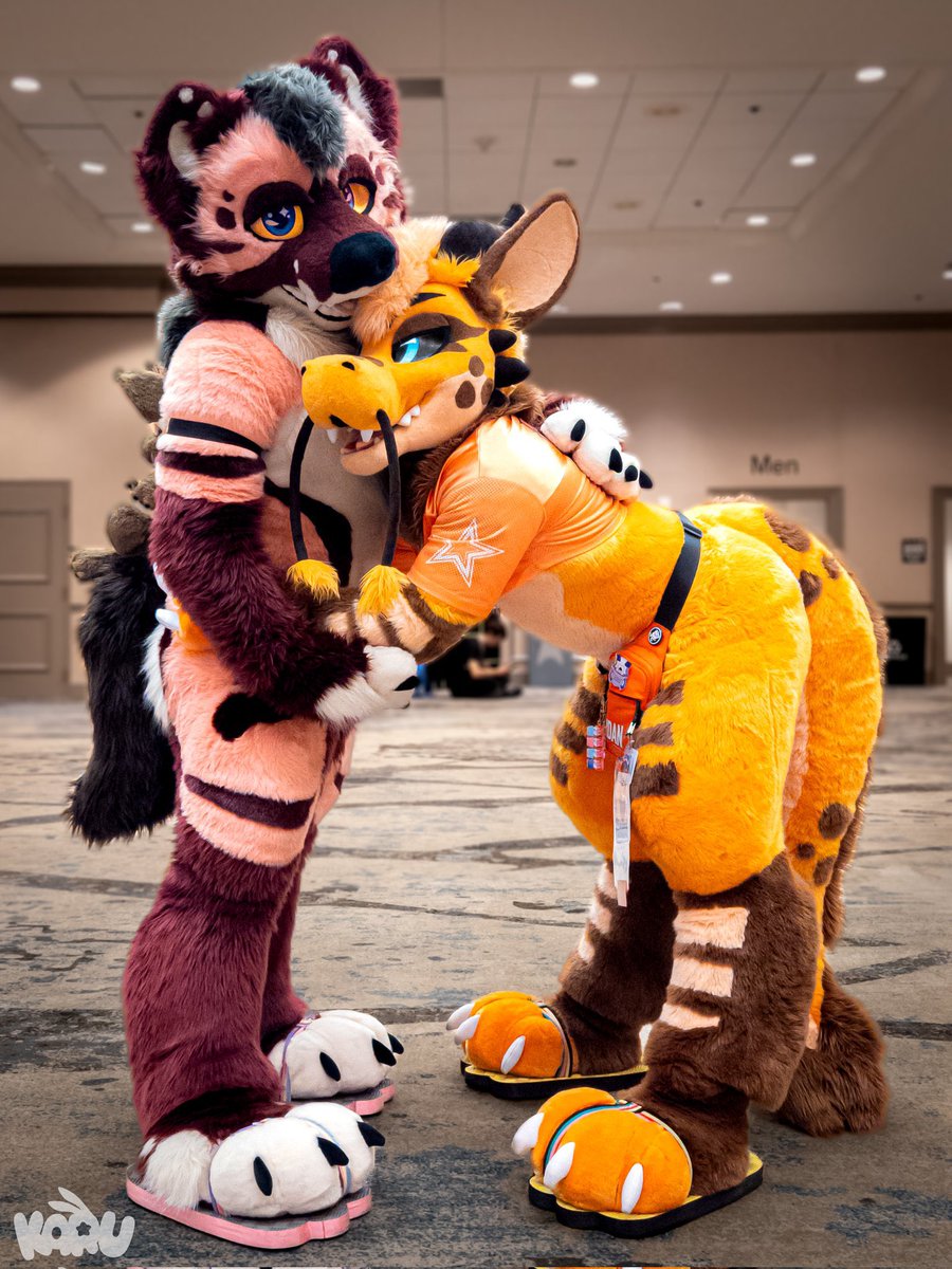ronnoyeen's tweet photo. It’s crazy to have a day dedicated to something that I am lucky, blessed, and so humbled by daily. I didn’t know what true love felt like, I ignorantly went on daily thinking maybe I’d never feel that. 

Then I met you, and now I tear up every time I think of you 🧡 https://t.co/16RxyDiG72