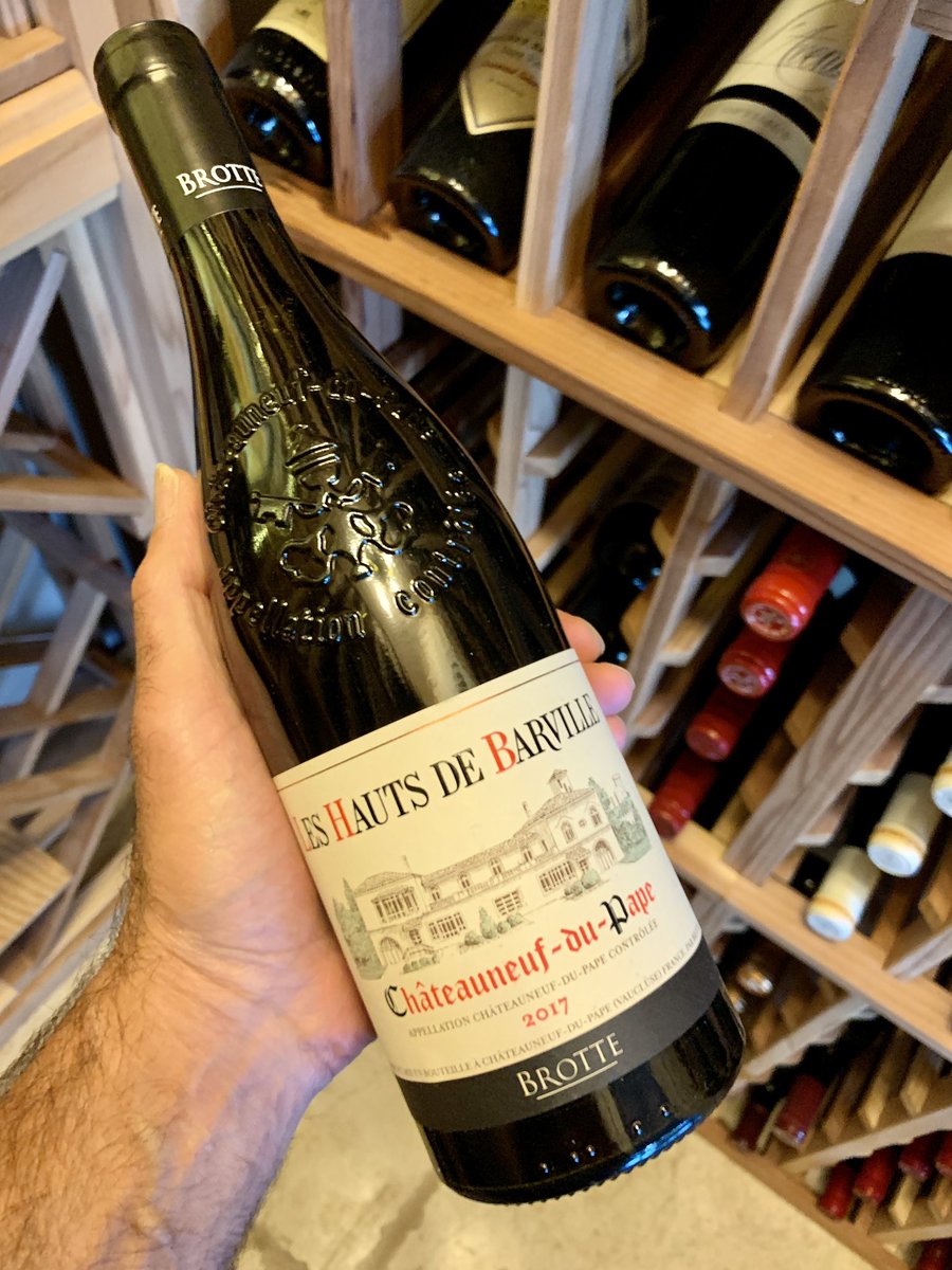 HammerHeadcases's tweet photo. Hey #winos what are we drinking on this sexy Saturday? Mrs H and I are enjoying a lovely CDP that paired well with our filets!🥩
#wine #winelover #vino @DebinHiltonHead @uptowntim88 @rr_pirate @AmauryCarrasco @Friscokid49 @jwalkermobile https://t.co/RTTDpIu5VE