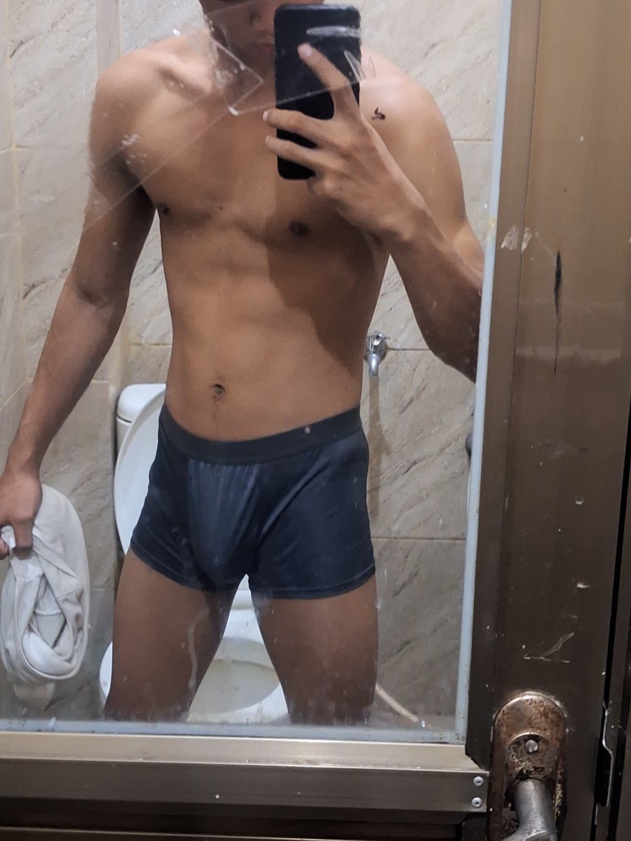 ZEEVANNN's tweet photo. Ada yang mau gk? https://t.co/uKKylPklOQ