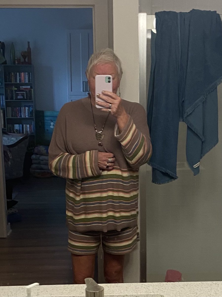 RilKimberly's tweet photo. At least I was dressed cute when I went out to get some food. ☺️ 

Can you believe it? My battery died on me AGAIN! 🙄😮‍💨😅 https://t.co/yZDFDjQmDQ