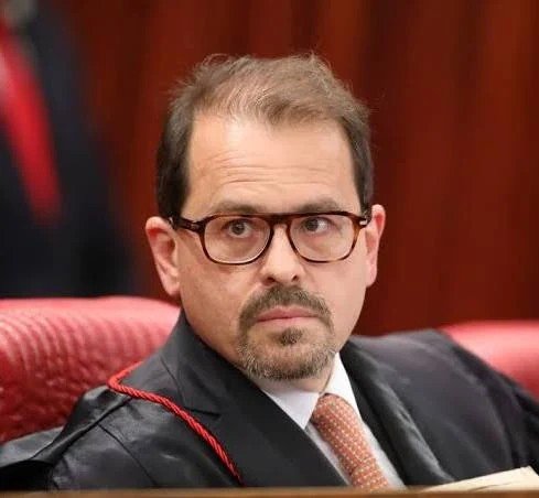 rony_locher's tweet photo. Floriano de Azevedo Marques em mais um rompante lulista, impugna os votos do Dellagnol amanhã ... 🤢 https://t.co/4cbPFvF294