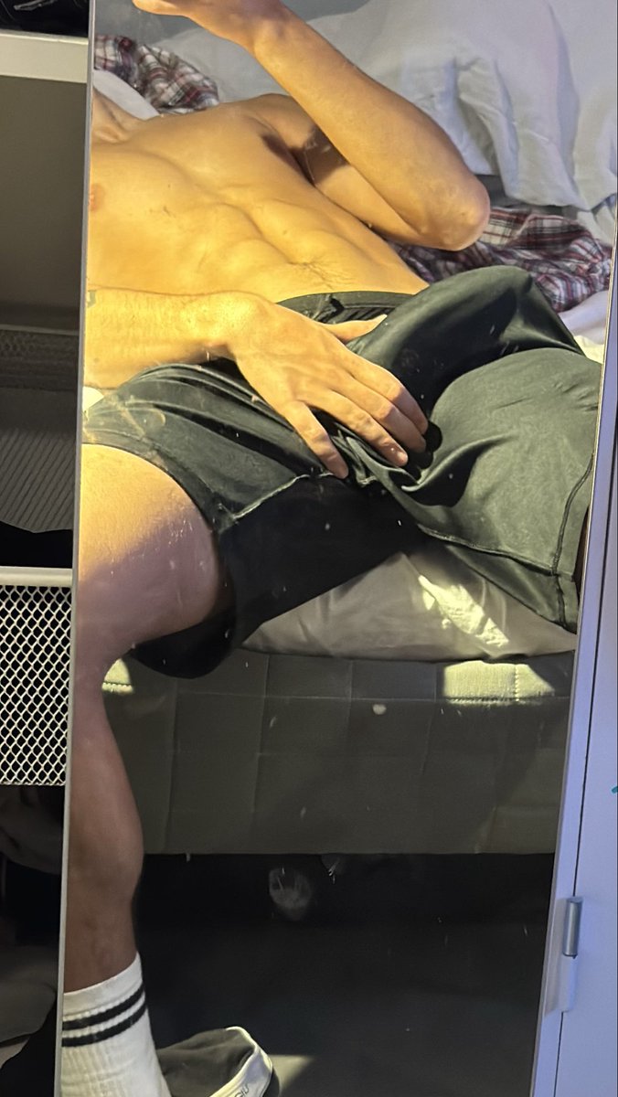 y247674's tweet photo. Can I cum inside? https://t.co/S6VrGmMao0