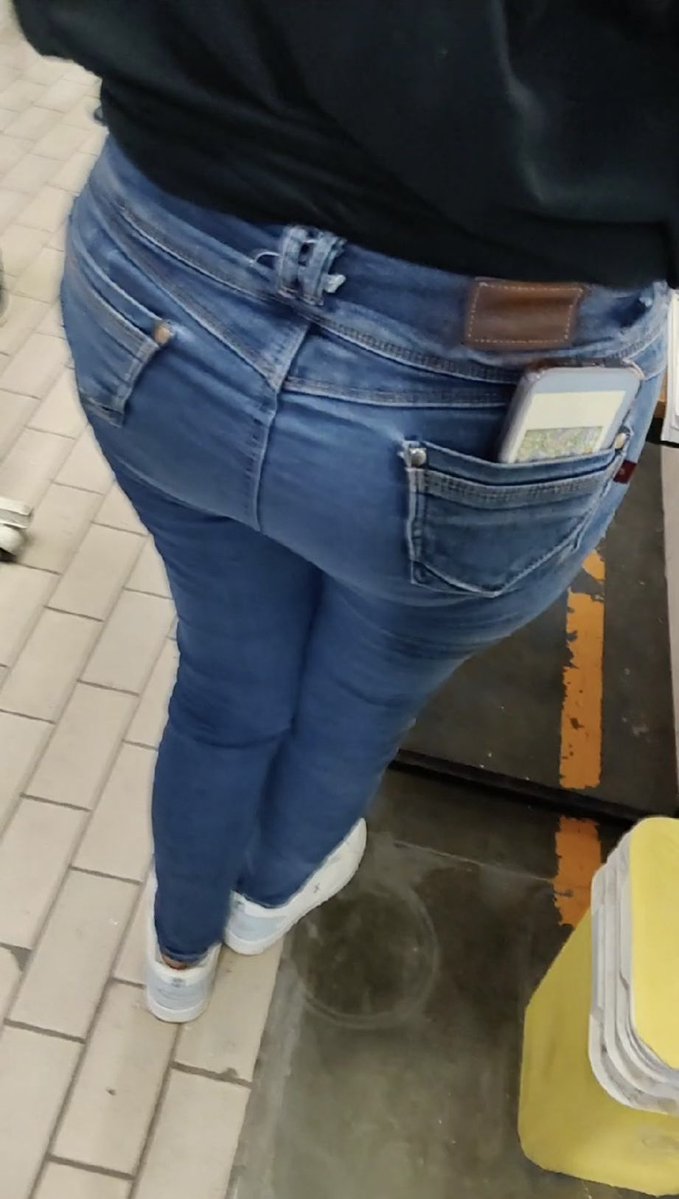 elmalo178's tweet photo. Gracias a todos por sus aportes! Dice que en la universidad hay buenos culos aqui una muestra 🍑🔥 https://t.co/U2V1kGD4nC