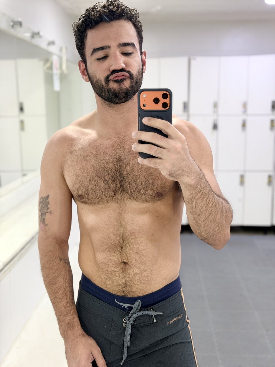 hithonny's tweet photo. depois disso entrou gente no banheiro e eu entrei em pânico https://t.co/yI58FG73Fb