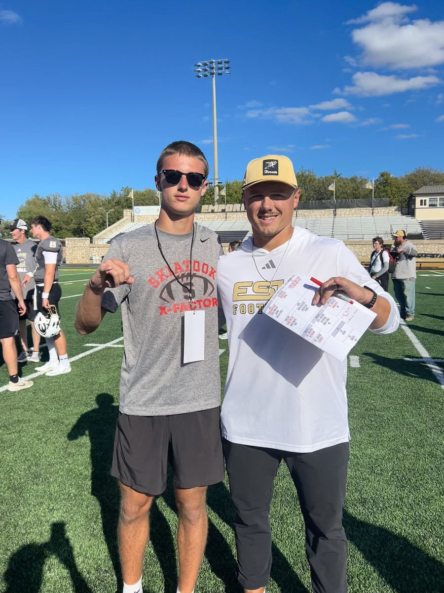 Kadenbrown_3's tweet photo. Had a great time at @esuhornetsfb game today and they came out with the win!!
thank you @PramlFB for the invite and i am extremely grateful for the opportunity!
@CoachMcDown @CoachDip2 https://t.co/5JKfWLC2qn