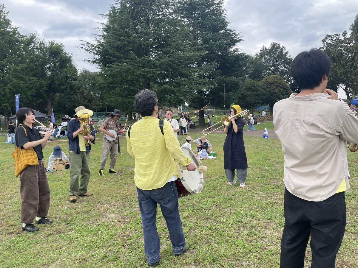 mansoshinbun_O's tweet photo. 麦のちいさな収穫祭、青空の下聞くざやえんどうが素晴らしかった https://t.co/hvuKsICYfq