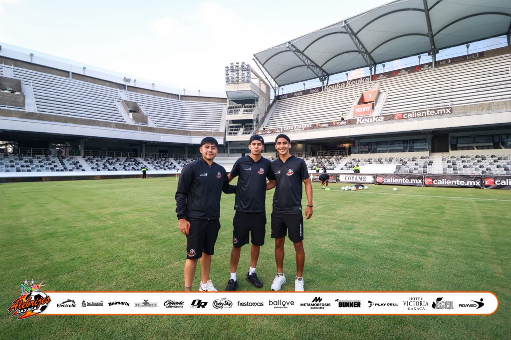 AlebrijesOaxaca's tweet photo. ✅🏟️| Ya estamos en el estadio Luis “Pirata” Fuente

#LaPasiónPermanece🖤🧡 https://t.co/5UvvjTfOik