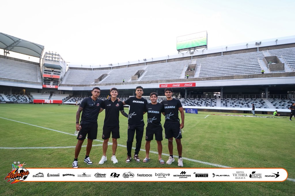 AlebrijesOaxaca's tweet photo. ✅🏟️| Ya estamos en el estadio Luis “Pirata” Fuente

#LaPasiónPermanece🖤🧡 https://t.co/5UvvjTfOik