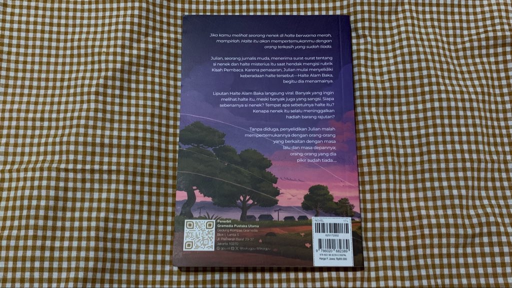 catpawsiie's tweet photo. currently reading : 

halte alam baka by kai elian. https://t.co/hOnCSjnofZ