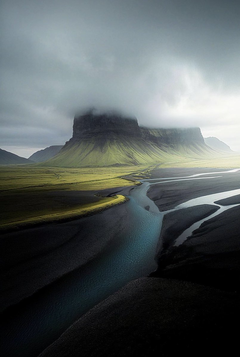 NaturalWorld515's tweet photo. Iceland 🇮🇸 https://t.co/YDpzS9pjr5