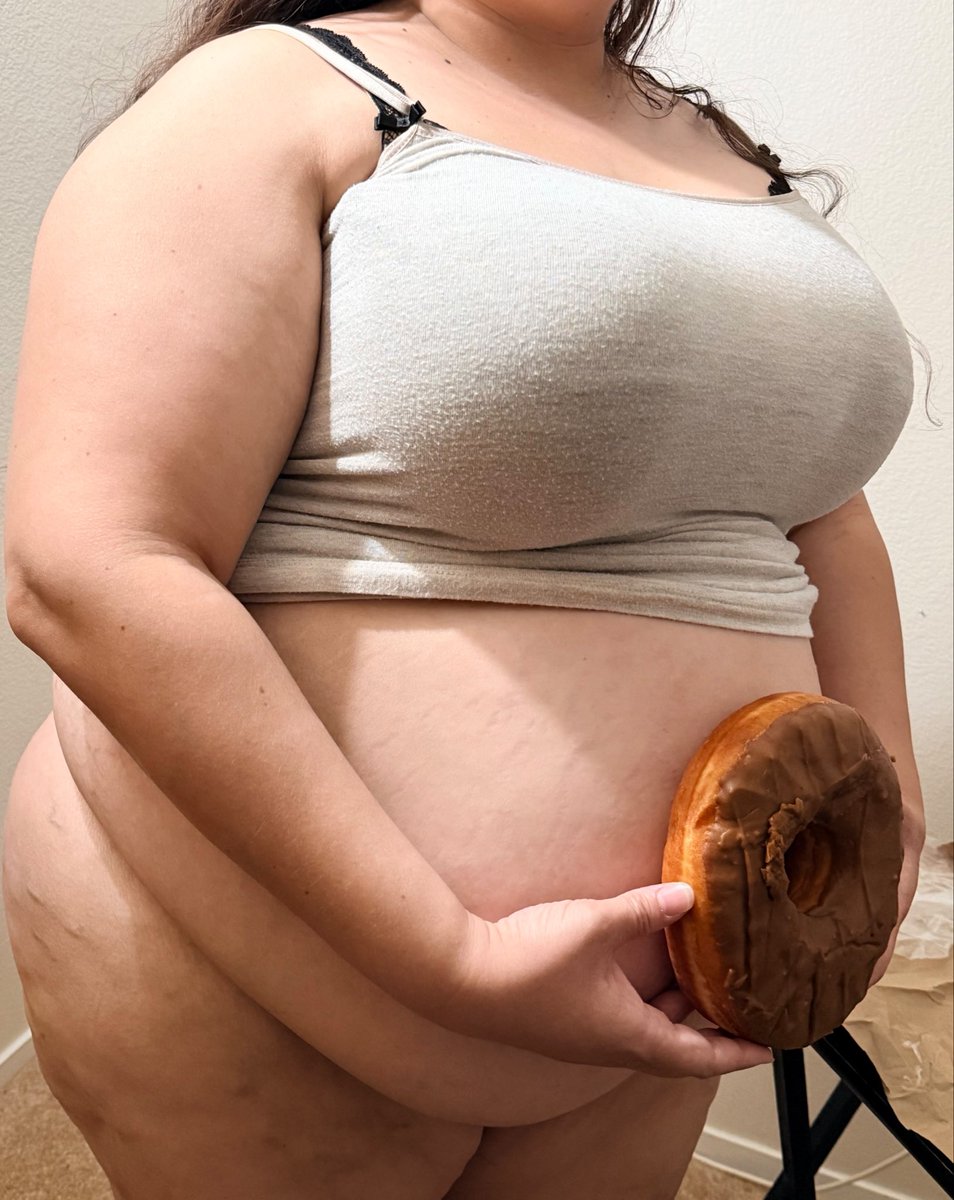 VeiledVespera's tweet photo. Was beyond stuffed, and then handed this. What a beautiful day for Vespera. So well fed. #SUB #feedee #ssbbw #gainer #fatass #bbw #feedism
#feederism #obese #FAT
#PlusSize #Curvy #Belly #obey https://t.co/cK6TW52IWq