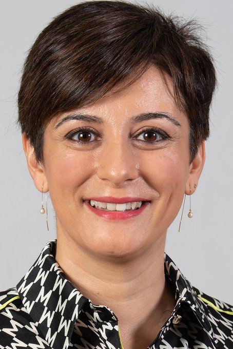 Antonperilon's tweet photo. Sí, la actual ministra de Vivienda del PSOE sería una buena candidata para Sumar.
Lo tiene todo:
Miente como ella sola
Viste bien
Tiene varias viviendas. De ahí que sea la ministra de V
No da palo al al agua ni cuando tiene que defender una Ley y siempre se ríe en tu cara. https://t.co/qGMZVkVYHU