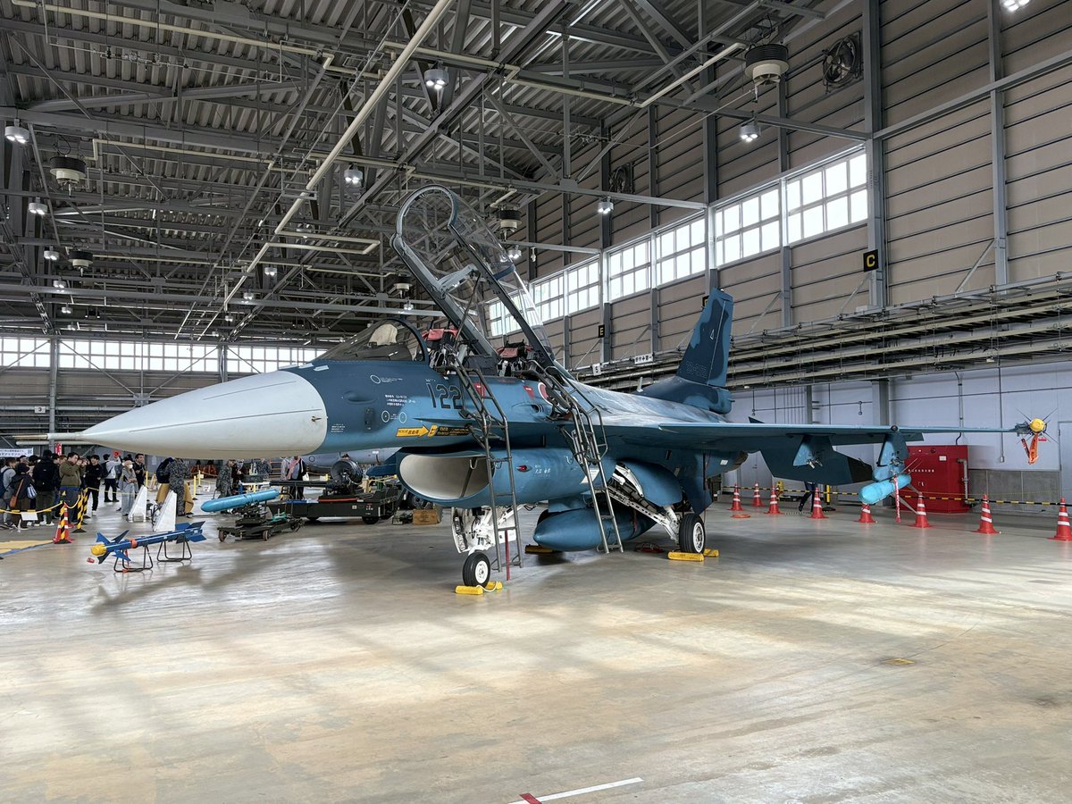 Umisio0405's tweet photo. F-2何度見ても本当にかっこいいな https://t.co/CmK2HXQqD0