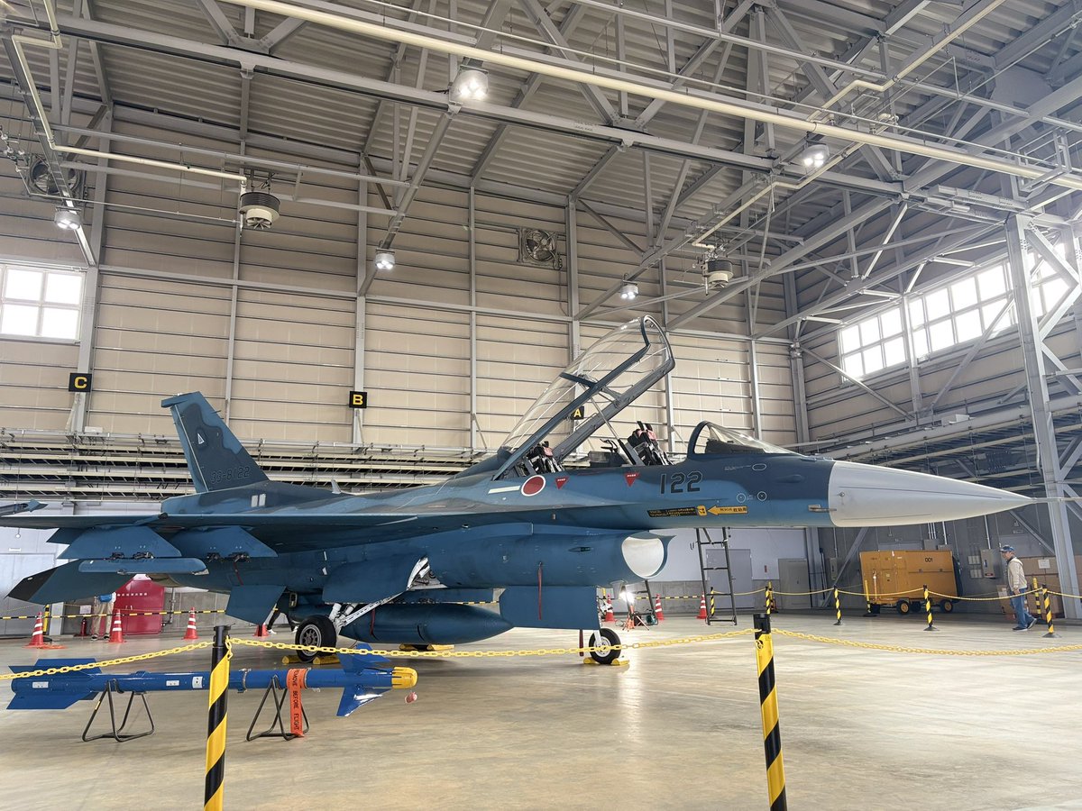 Umisio0405's tweet photo. F-2何度見ても本当にかっこいいな https://t.co/CmK2HXQqD0