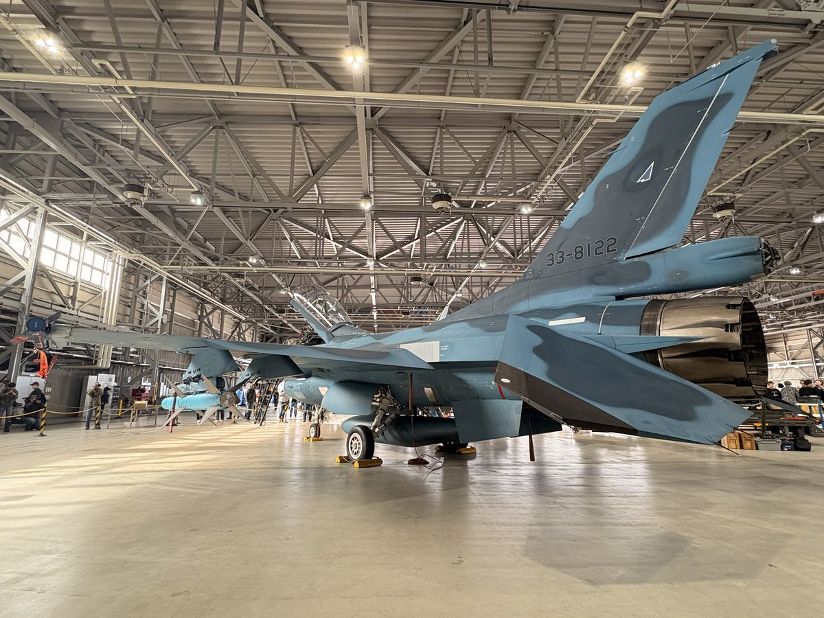 Umisio0405's tweet photo. F-2何度見ても本当にかっこいいな https://t.co/CmK2HXQqD0