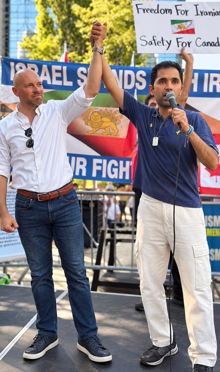 SalmanSima's tweet photo. Make Toronto Great Again! Vote Brad Bradford, @BradMBradford, for a better Toronto. https://t.co/fCyIdZBvjn