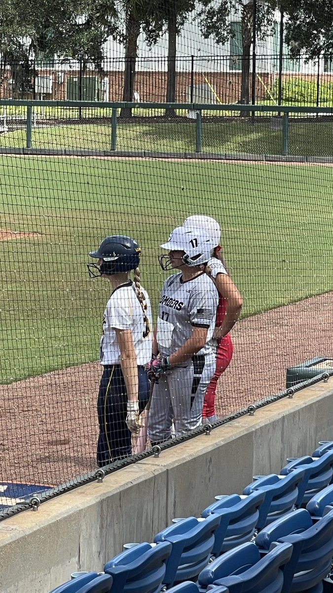 CoxAvery2013's tweet photo. Had such a great time at the Florida prospect camp. Learned so much today from everyone. 
Thanks for having me! 
@Coach_AT @_TimWalton @KristiMalpass @vasquezmarky @BombersTexas https://t.co/EfpKuFJS5N