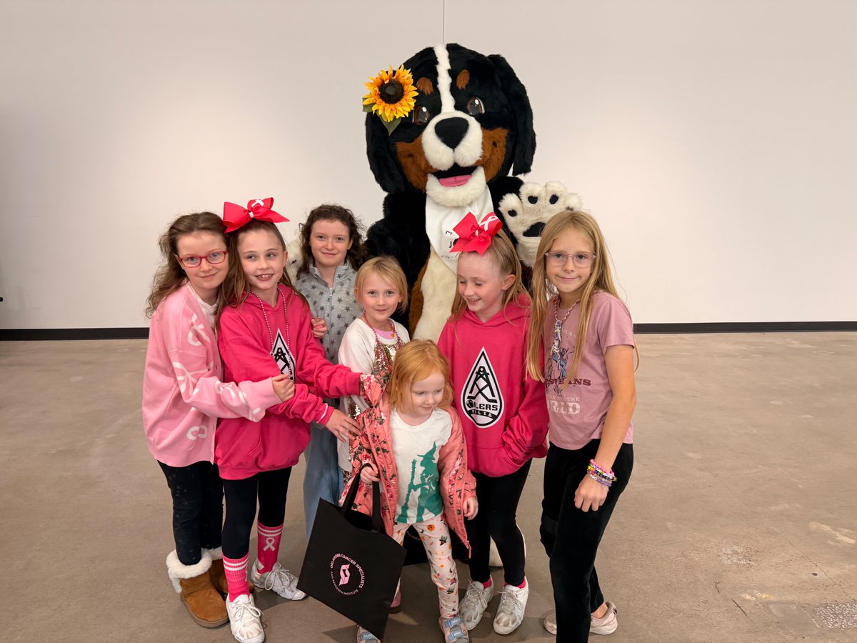 lbain7's tweet photo. GREAT NIGHT AT TULSA OILERS PINK IN THE RINK! https://t.co/iPC4bZc0uR