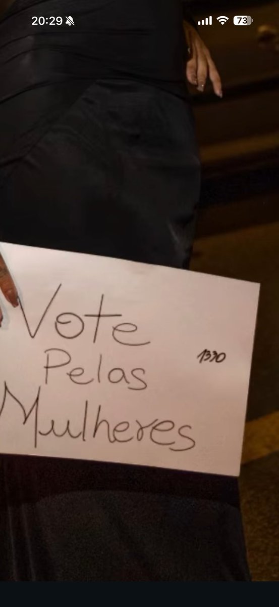 aniellefranco's tweet photo. A nossa DANADA! 🔥 Chegou junto e fez o FERVO DA LUD, nos últimos momentos de campanha. Obrigada @Ludmilla, seguimos juntas por mais mulheres na política! 

1️⃣3️⃣3️⃣0️⃣✅ https://t.co/fJ1mBnO3bs