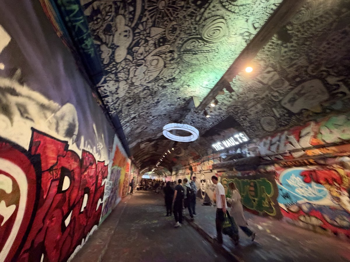 CommandCornerTG's tweet photo. Left our @CommandCornerTG mark at London Graffiti Tunnel‼️ #RaiseHail #HTTC #JD5 @ChuckFanslau @brandimcfarland @AshiqMannan https://t.co/8Uwbr7qV2R