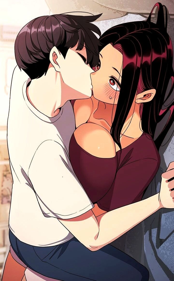 GionChika7's tweet photo. SOMEONE STOP HER! https://t.co/5ggZxno26r