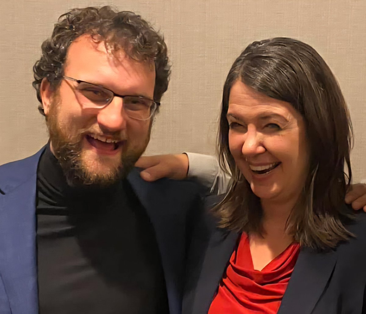 MimiProbably's tweet photo. Just so everyone knows. David Parker is not a political party and was in possession of an illegally obtained voters list containing the personal information of almost 3 million Albertans. 

He owes $120,000 in fines for previous infractions. https://t.co/hTQLccKAxs