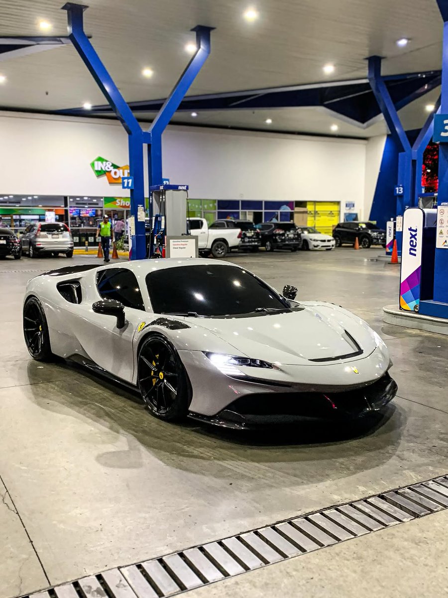 ApexDistrictX's tweet photo. Ferrari SF90 Stradale. 🐎 https://t.co/TxcK8LwU42