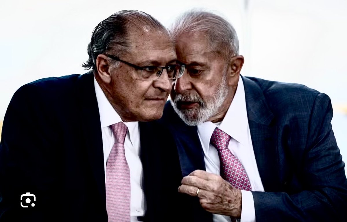 untrue28's tweet photo. @tuittathai_ Fiquei chocado também em saber que o PT é socialista agora https://t.co/T8LQAPN32l
