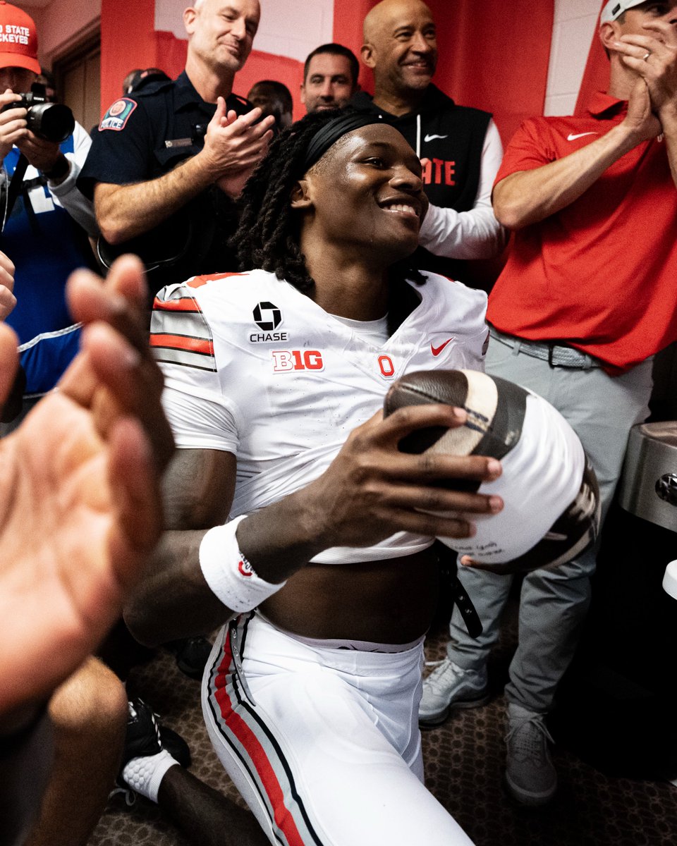OhioStateFB's tweet photo. Cemented ♾️ @Jermiah_Smith1 https://t.co/X79rTDVnJJ