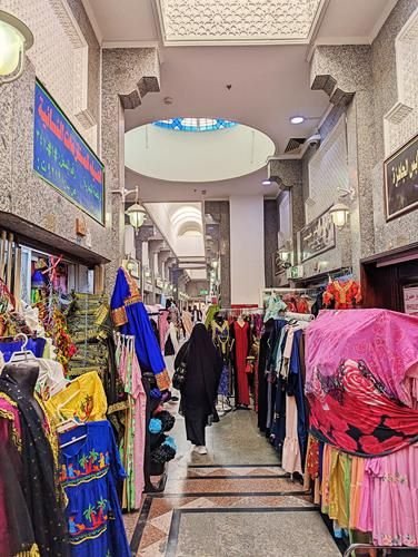 BaSnorkel's tweet photo. #Souq #Waqif is one of the main attractions of #Doha in #Qatar. It is a traditional marketplace, where you can buy traditional textiles and clothing, spices, handicrafts, souvenirs, pets and falcons and accessories for hunting. https://t.co/5adAZQTE75 https://t.co/O9EzbhA2VE