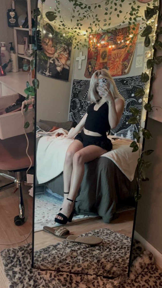 spendforkendlyn's tweet photo. Want new bitchboys  into blackmail , parental control and debt. 

lemme train you to be the little bitch you are🥵

#findom #finsub #beta #loser #cuck #slave #brutalblackmail #debtcontract #totalpower #walletdrain https://t.co/cDojQMi9oD